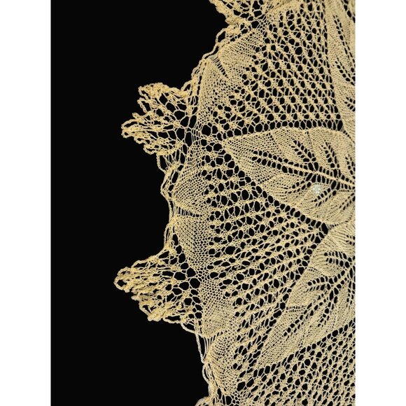 Antique Large yellow doily 24" Knitted Lace Table Cloth Textiles delicate - Picture 7 of 10